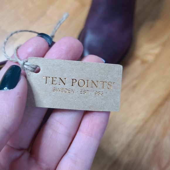 NEW Ten Points Size 7 Leather Heeled Chelsea Booties - Picture 7 of 11